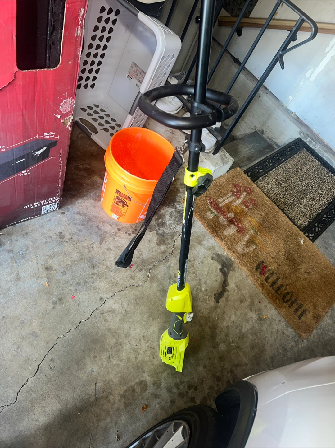RYOBI 10" Pole Saw with Battery and Charger