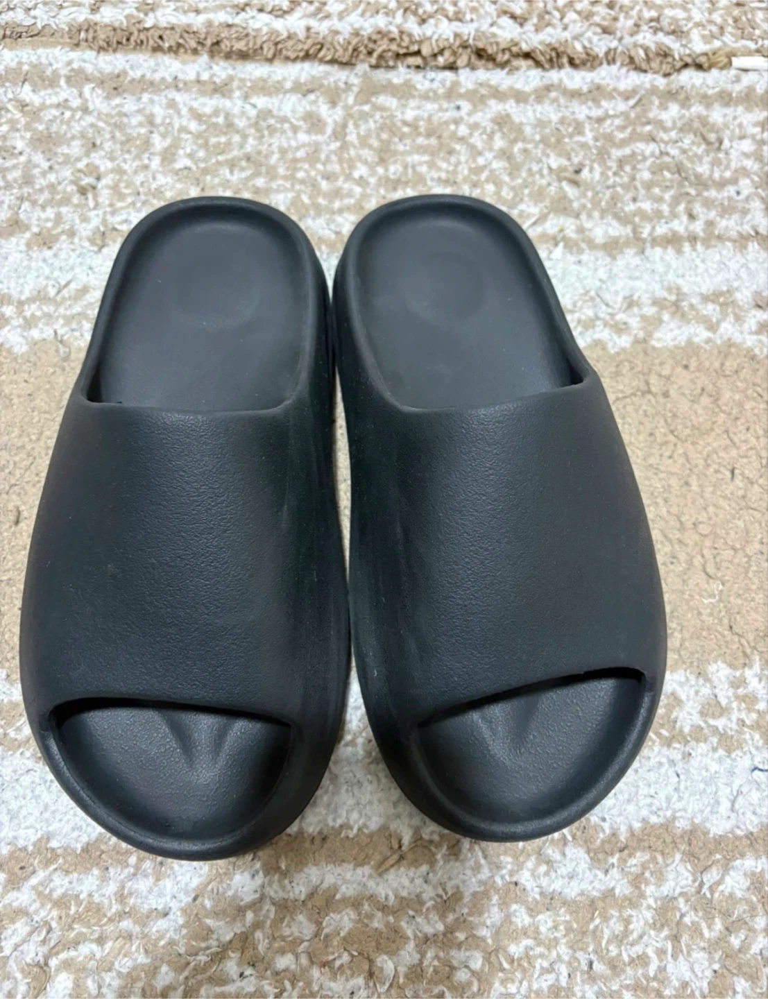 Yeezy slides size 6 - photo 4
