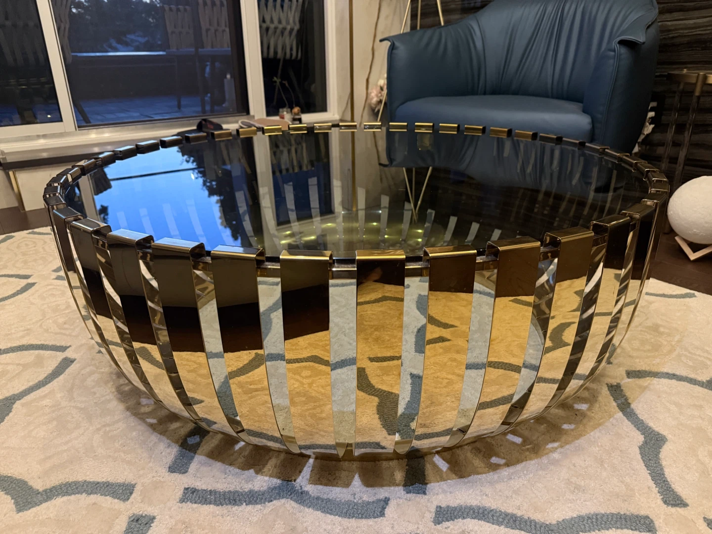 Large Coffee Table, tinted Glass and Gold Frame diameter 42” - photo 3