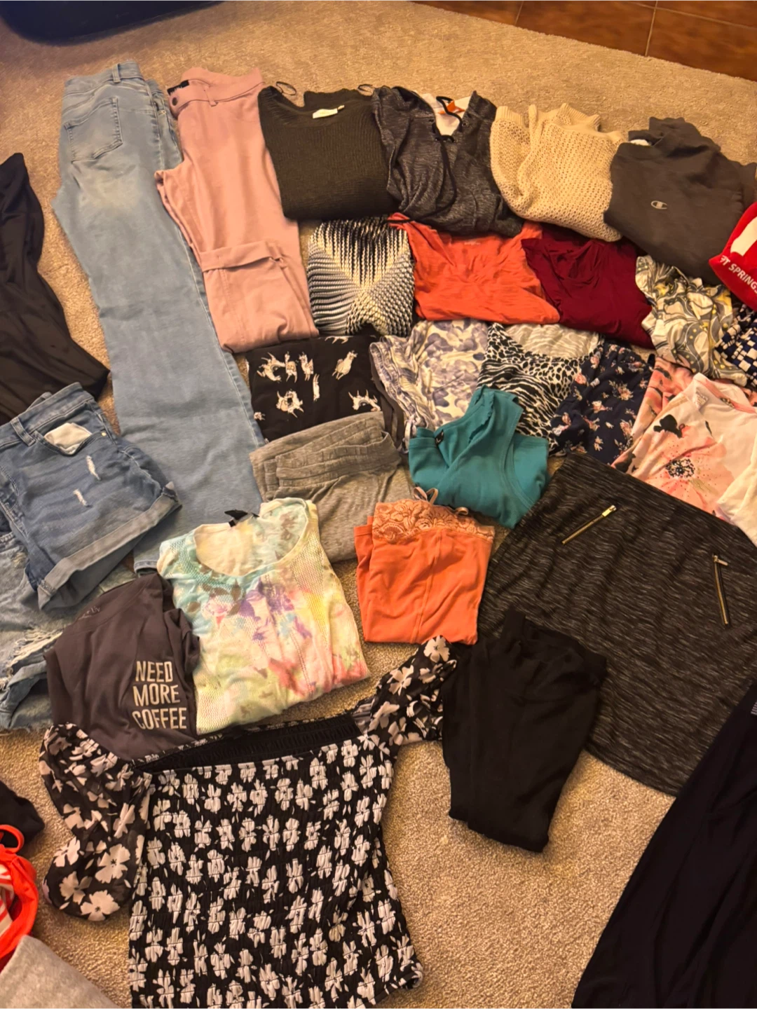Women’s medium/large big bag deal ( with lululemon items ) - photo 4