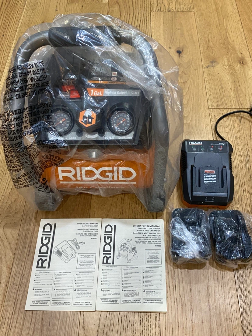 RIDGID 18v Cordless Air Compressor kit R0230B2KN
