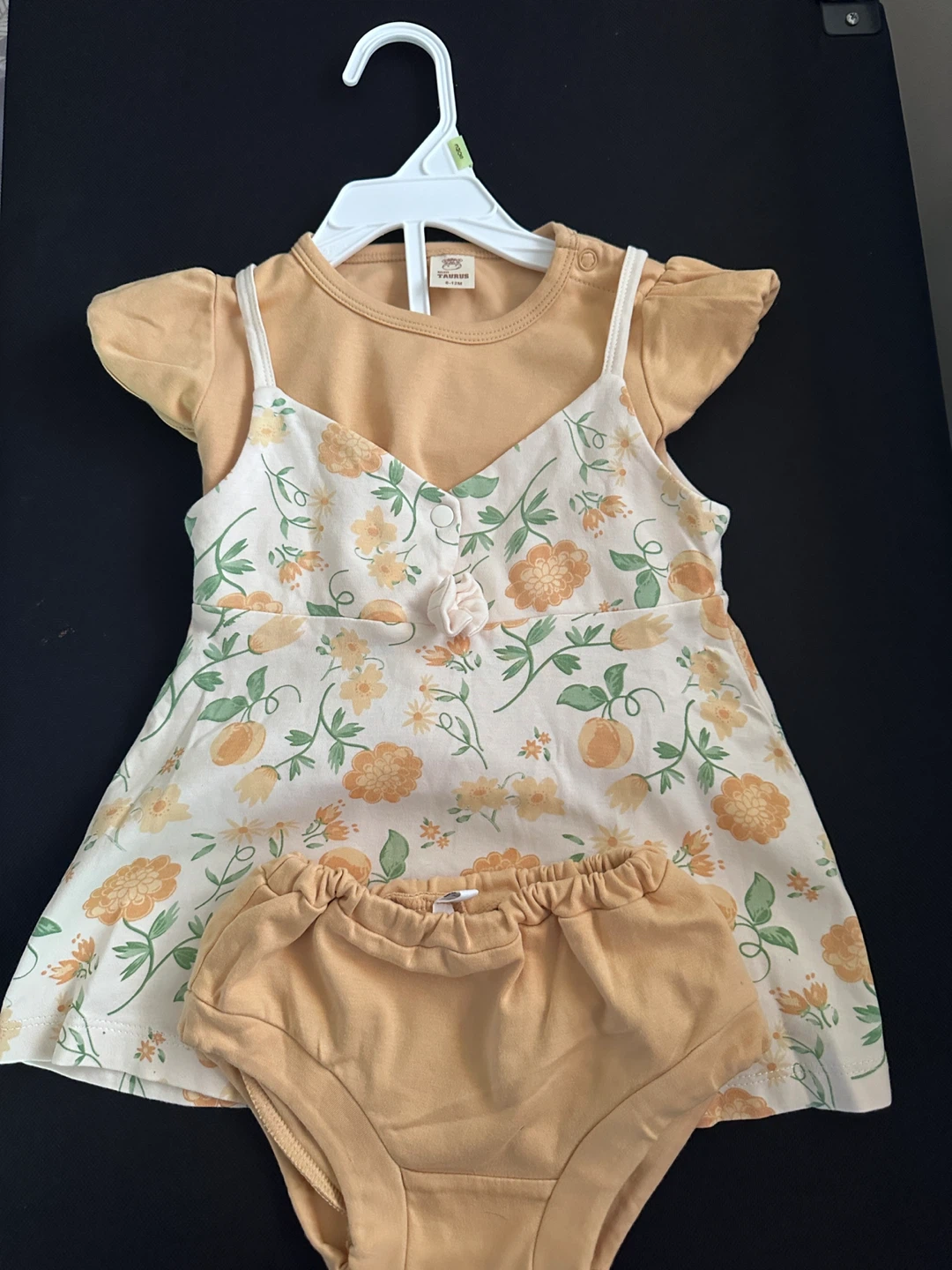 Girl clothes aged 3months to 1 year