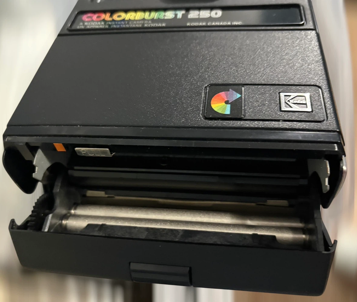 Vintage Kodak Colorburst 250 Instant Camera - photo 3