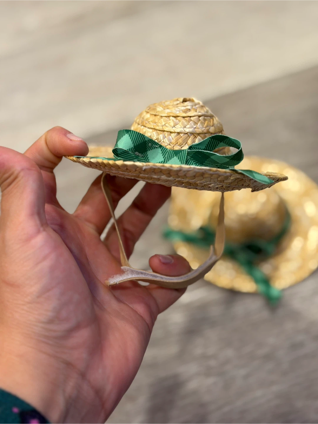 Mini Straw Hats with Green Ribbon Set for cats or small pet. - photo 2