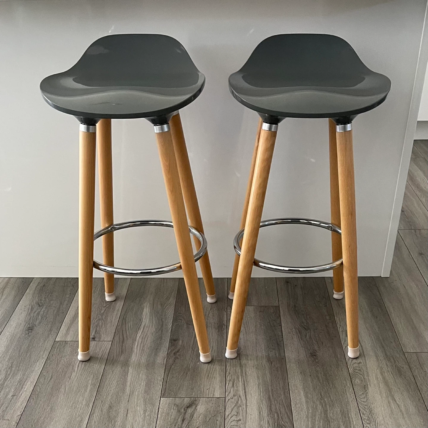 2 Bar Stools - photo 2