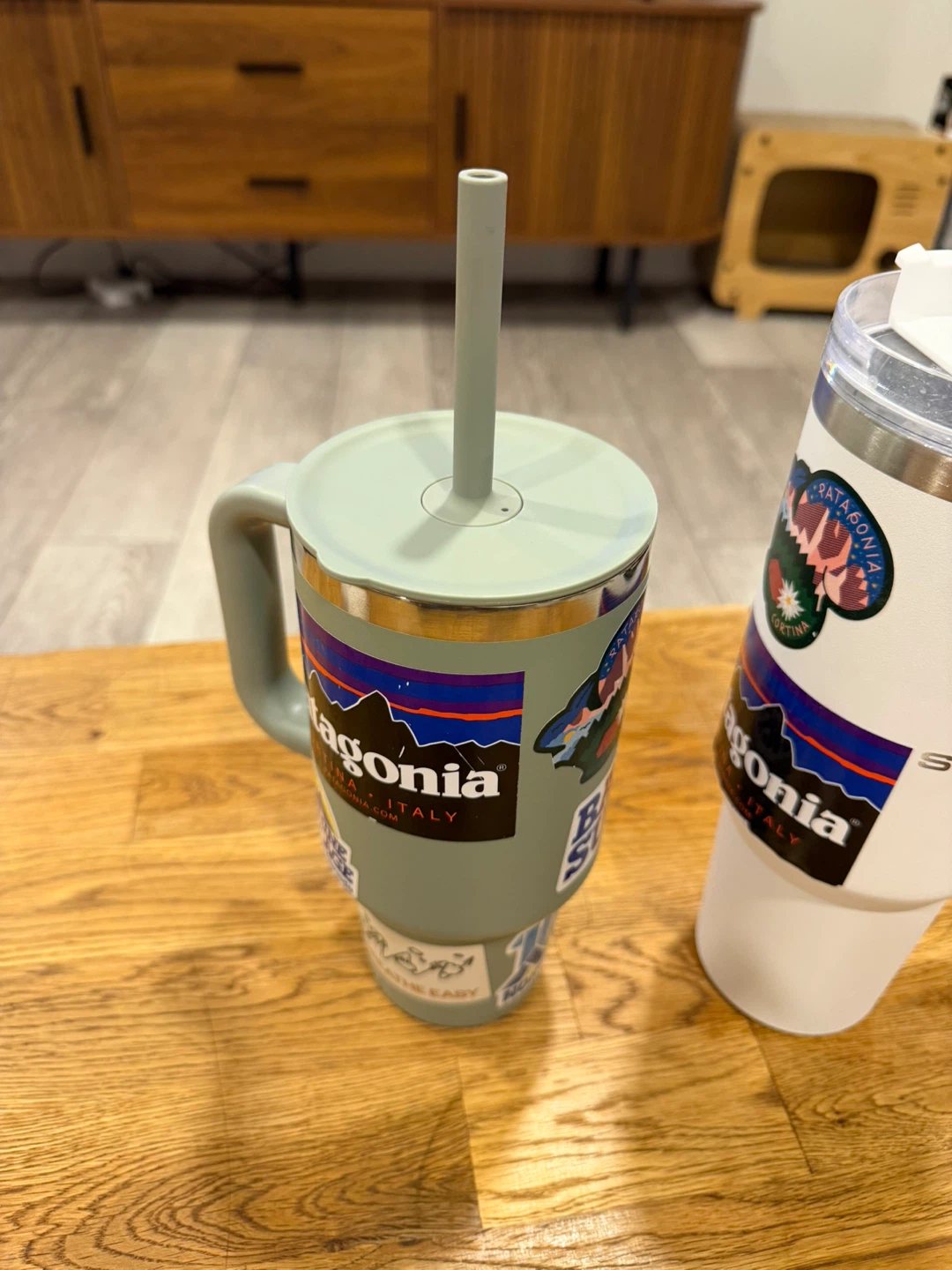 2 x1 Hydro Flask and Subaru cold insulated - photo 5