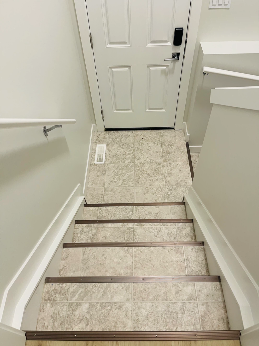 2bedrooms 1bathroom basement for rent