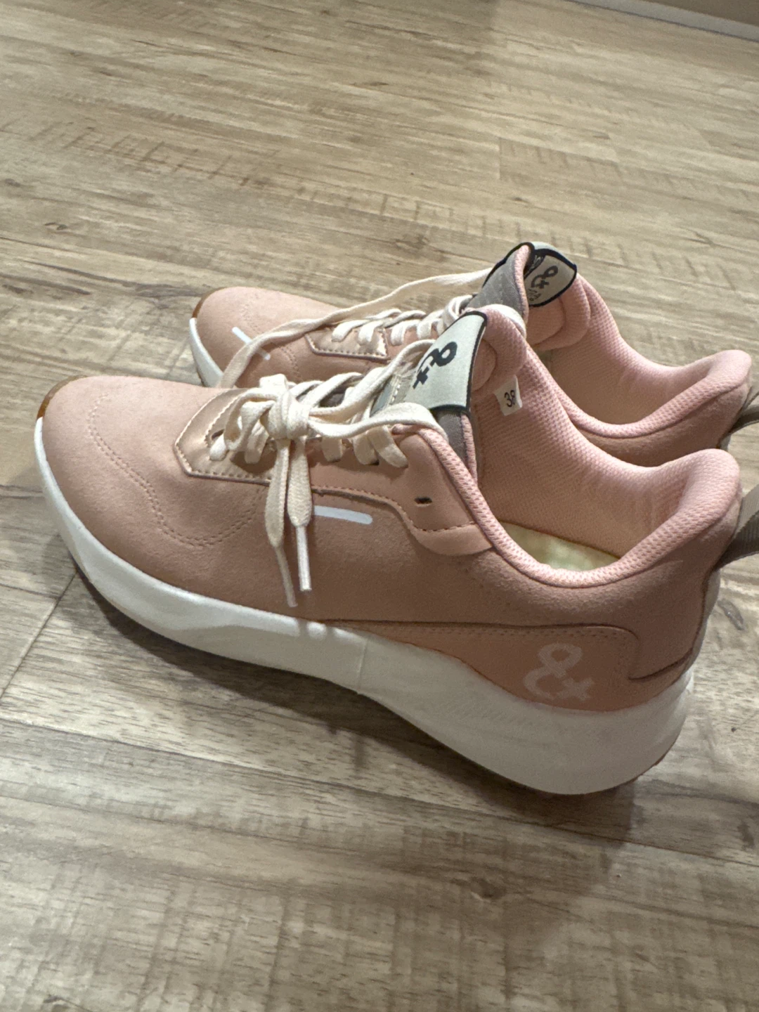 Pink Gore-Tex water resistant sneakers - photo 2