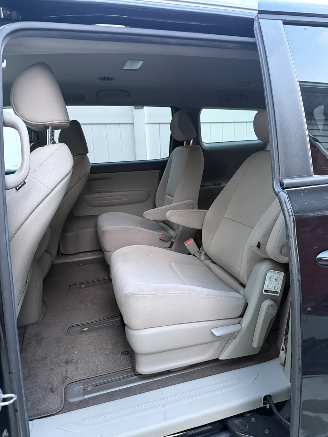 Black 2015 Kia Sedona LX Minivan with 142k miles - photo 5