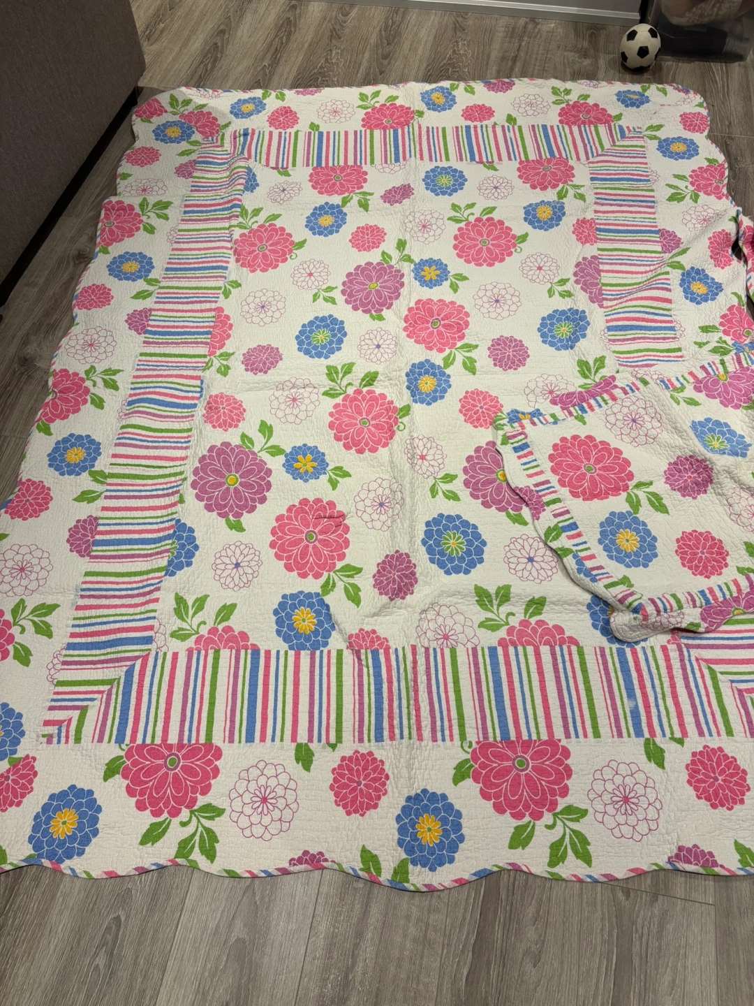 2 Single Bed Quilts - photo 3