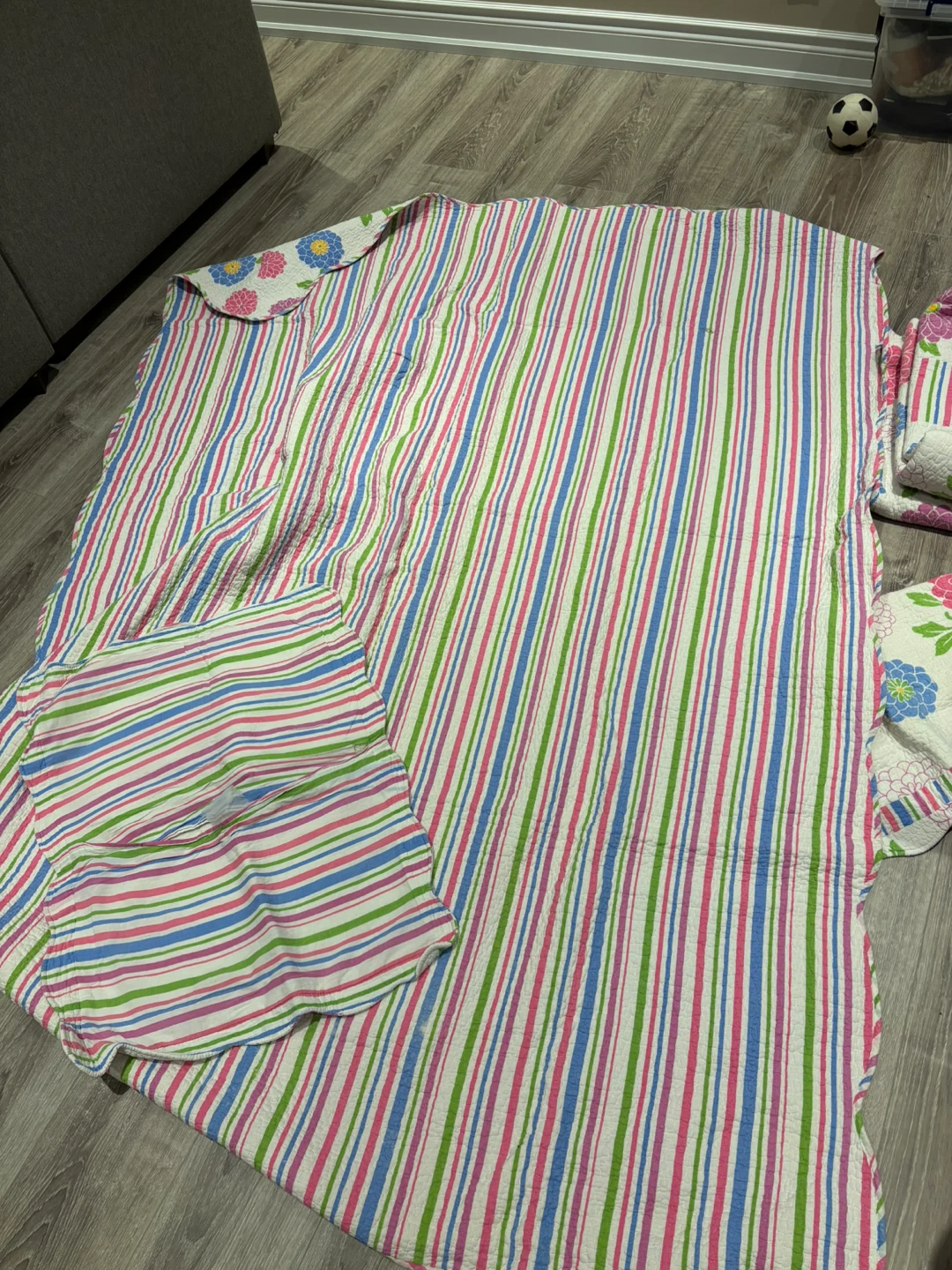 2 Single Bed Quilts - photo 4