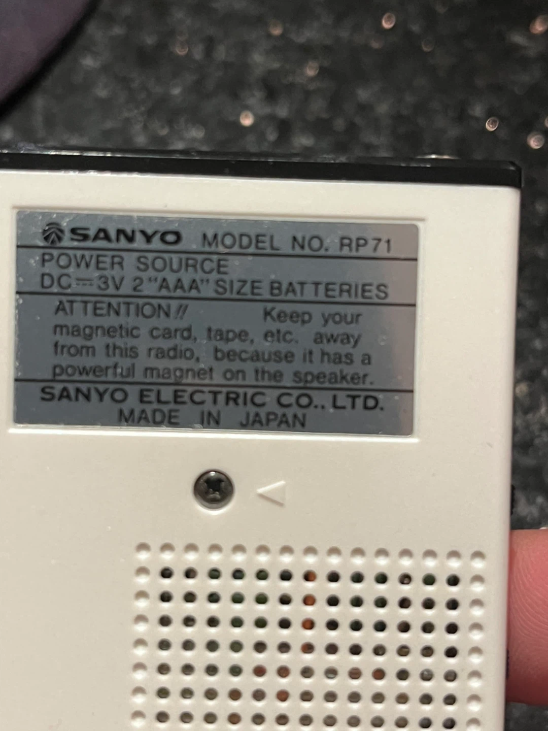 Sanyo RP71 AM/FM Mini Receiver - photo 4