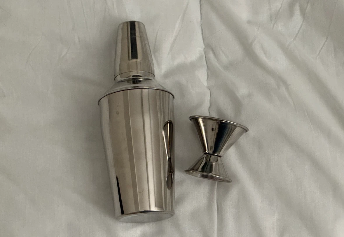LIKE NEW cocktail shaker and jigger