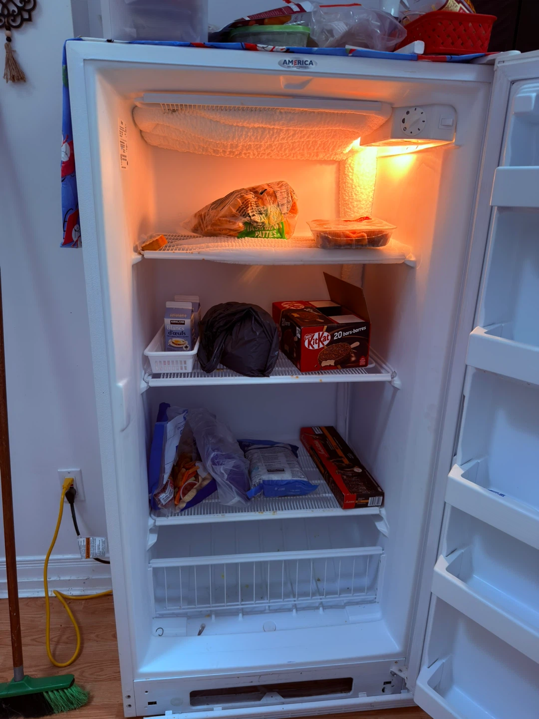 Whirlpool Refrigerator - photo 2