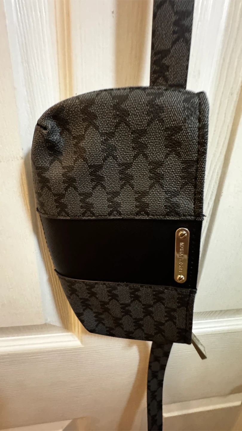 Michael Kors Belt Bag - photo 4