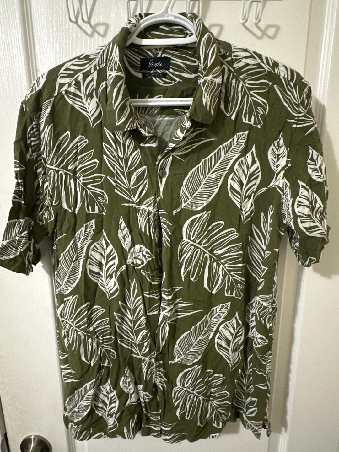 People Slim Fit Men's Short Sleeve Shirt - Green Leaf Print