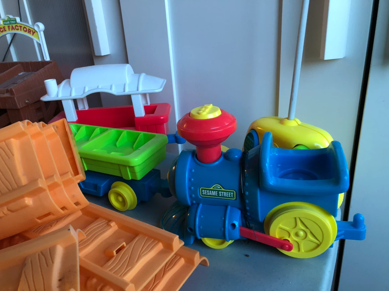 Sesame Street Juice Factory Train Set - photo 2
