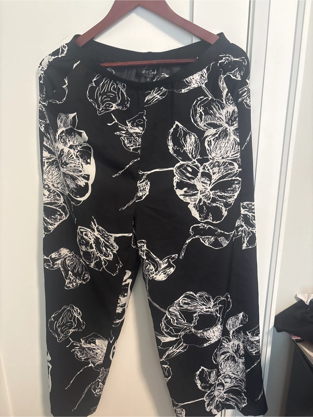 Red Coral Collections Pants Size M
