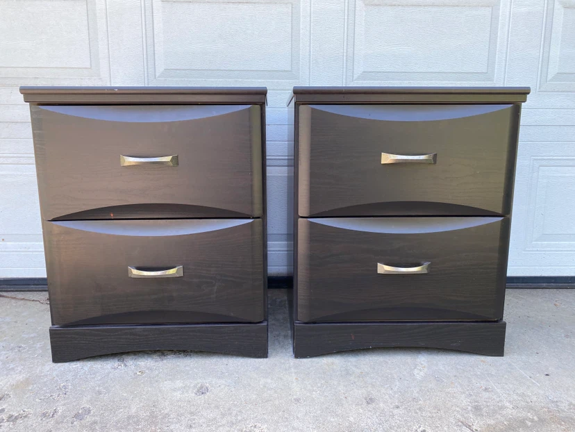 Pair of Ashley Furniture Nightstands (CAN DELIVER)