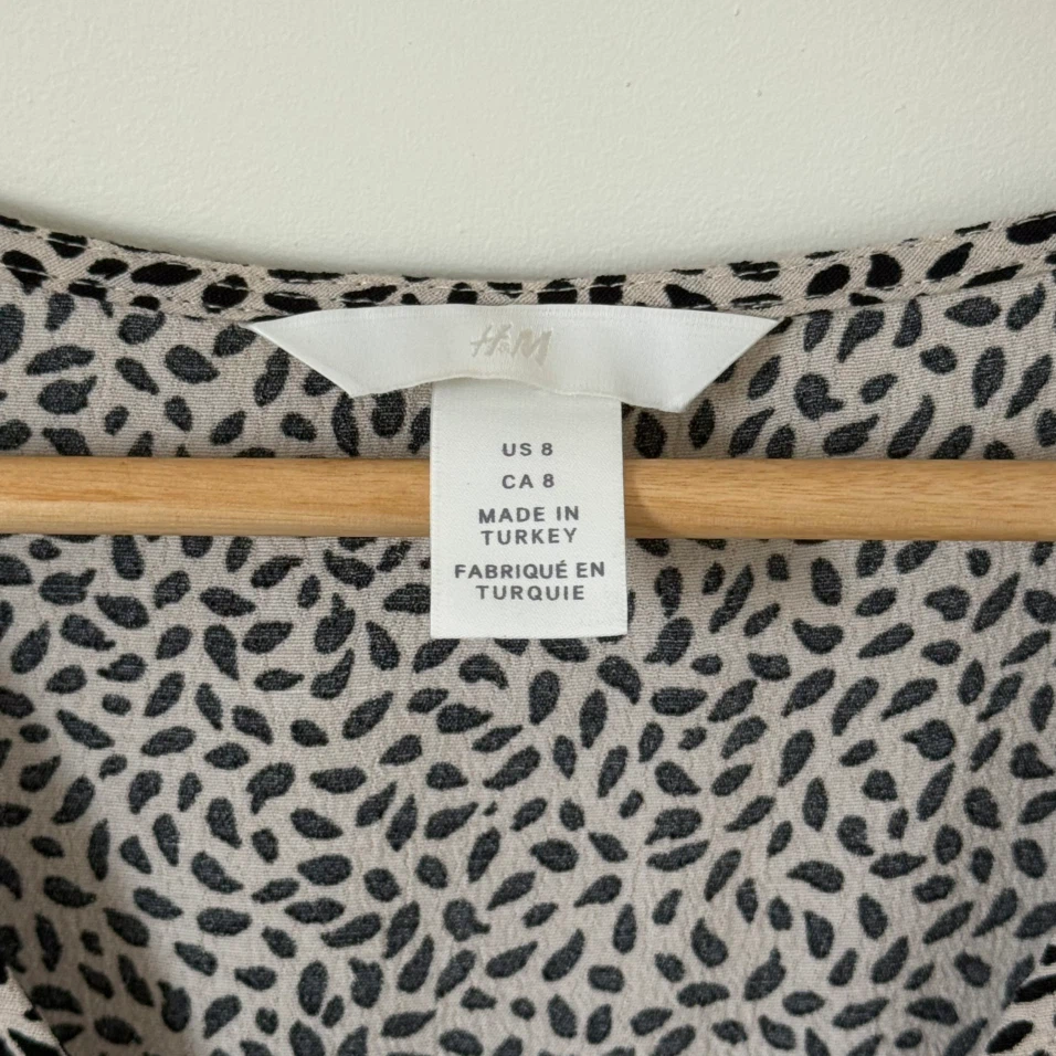 H&M Neutral Print Short Sleeve Blouse with Ruffle Hem - photo 2