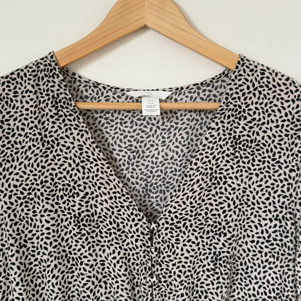 H&M Neutral Print Short Sleeve Blouse with Ruffle Hem - photo 3