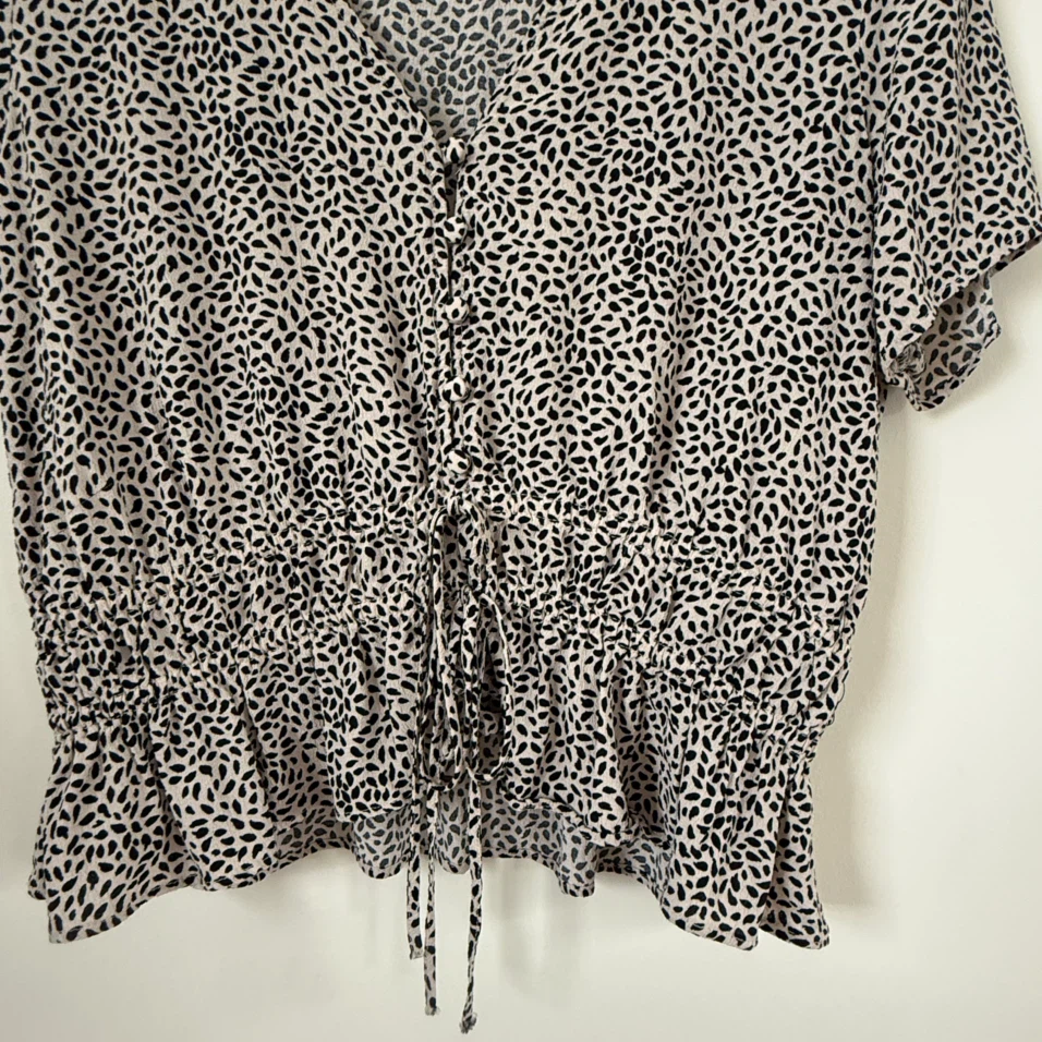 H&M Neutral Print Short Sleeve Blouse with Ruffle Hem - photo 4