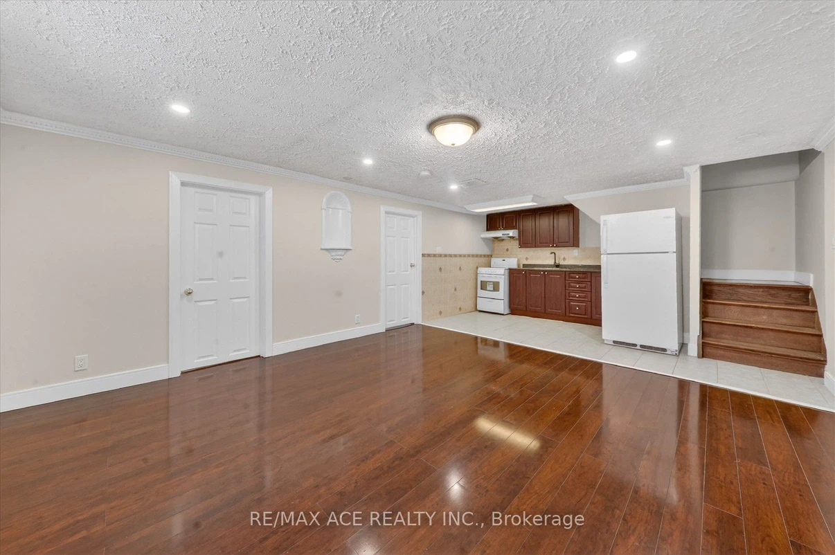 Basement Apartment - photo 2