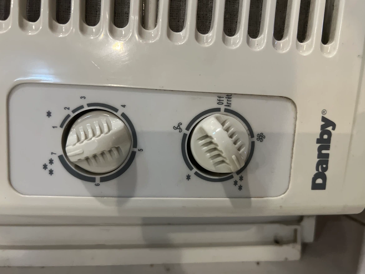 Danby Window Air Conditioner - photo 2