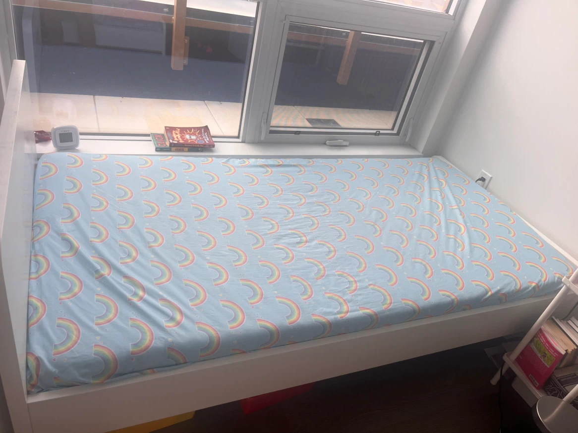 Twin Size bed