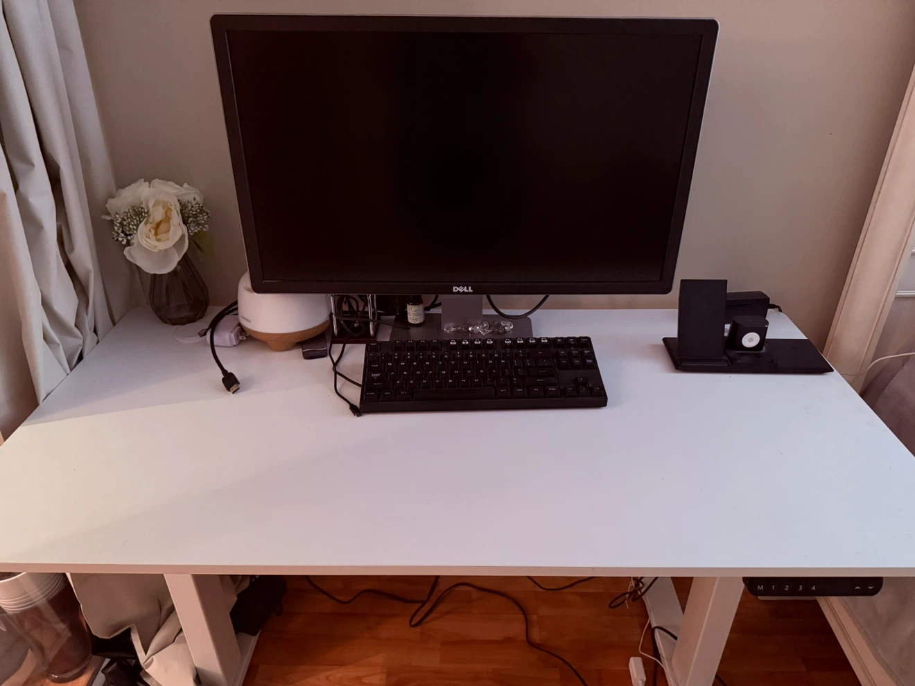 Height Adjustable Standing Desk – Excellent Condition - photo 2