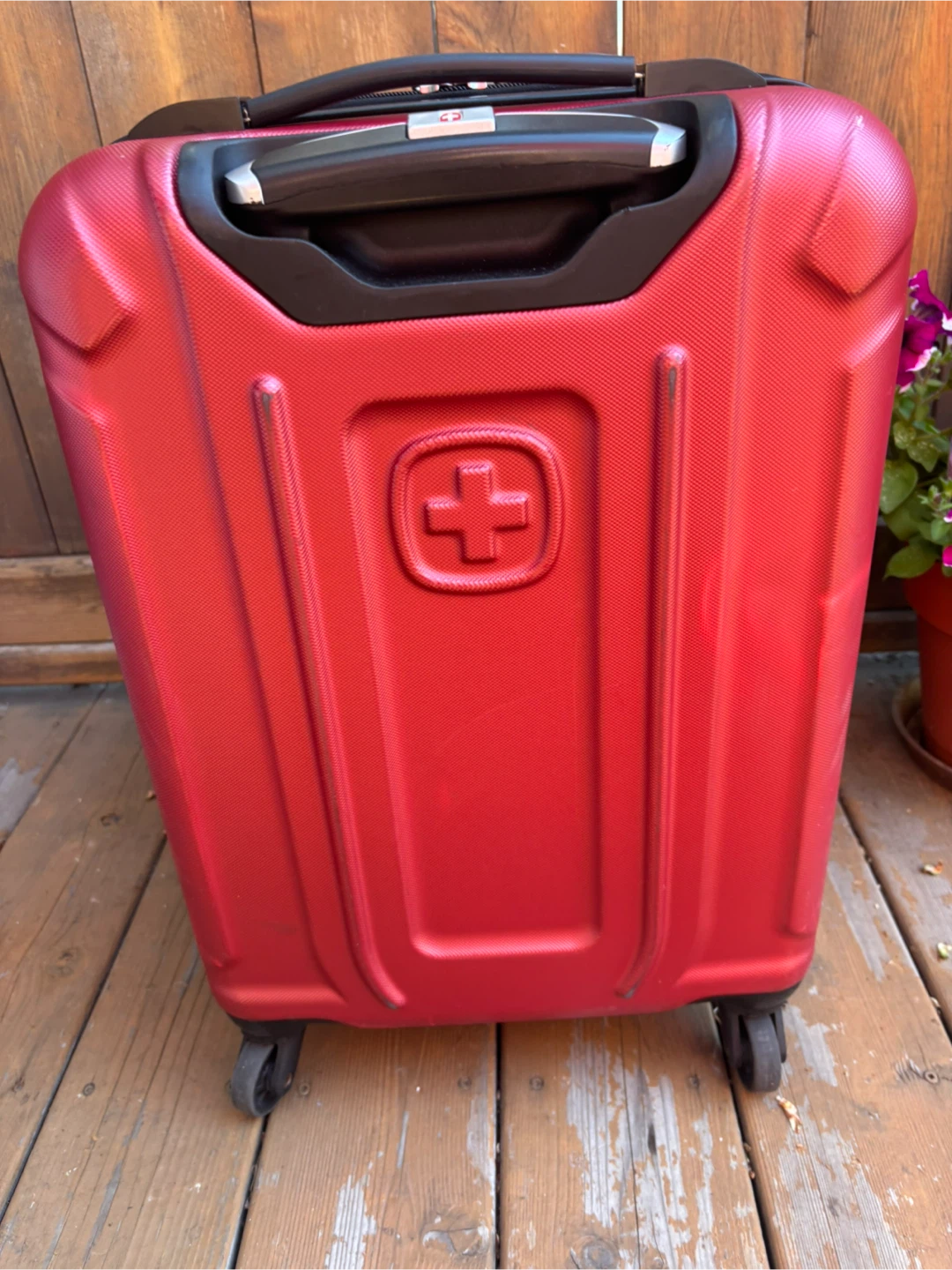 Swiss Gear Red Hardshell Carry-On Luggage - photo 5