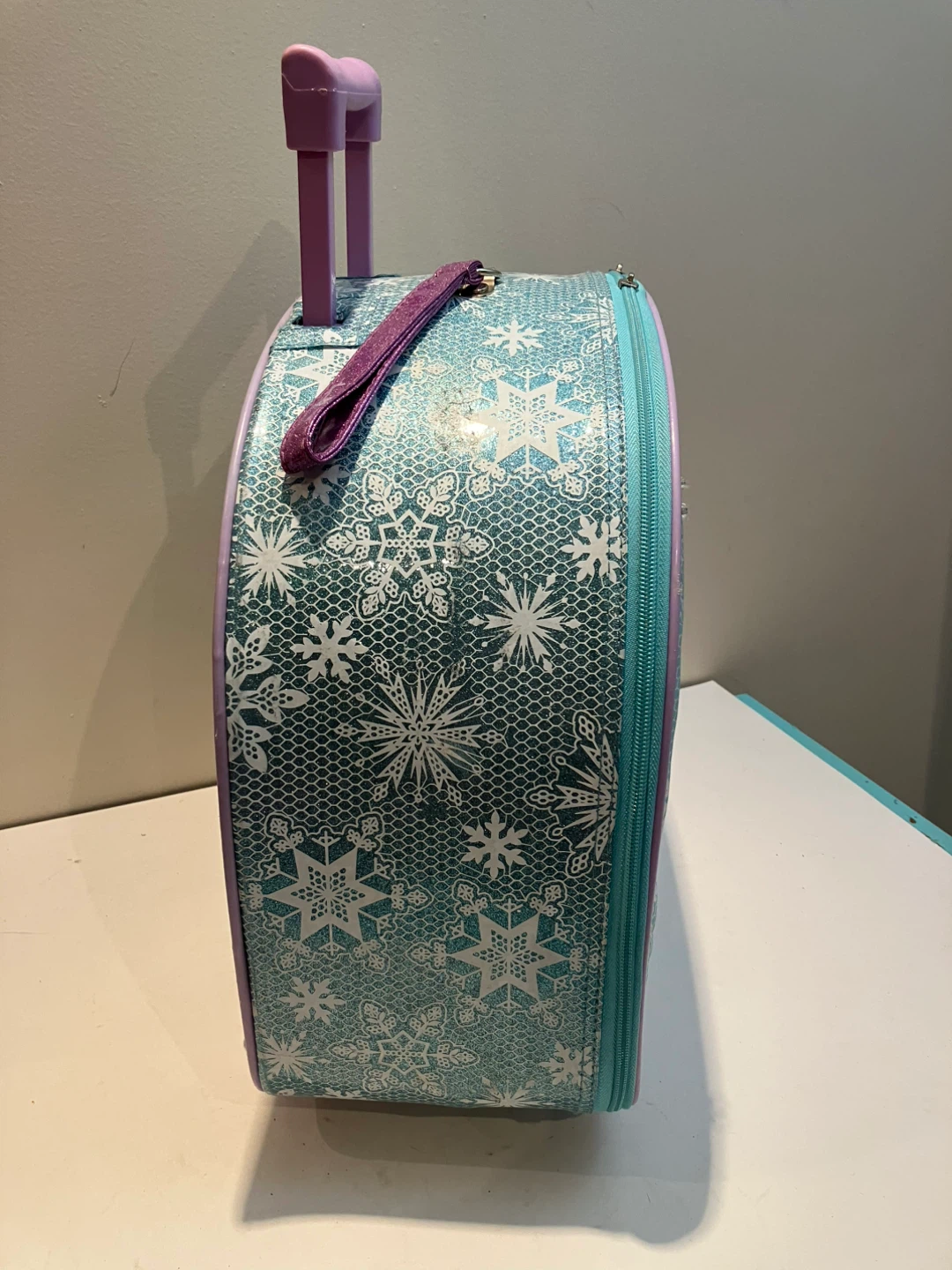 Disney Store Frozen Rolling Luggage - photo 2