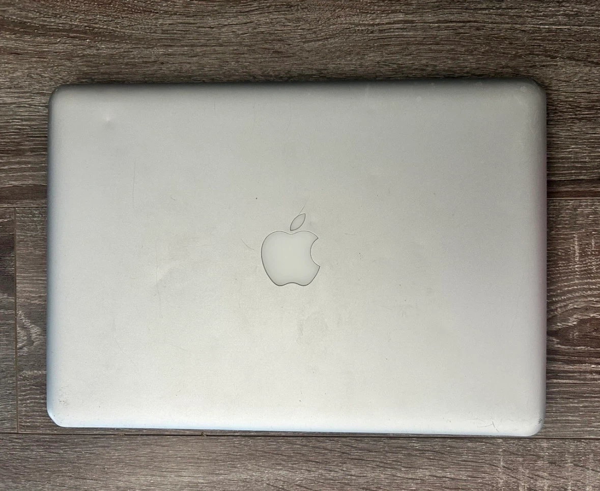 Apple MacBook Pro Laptop - photo 3
