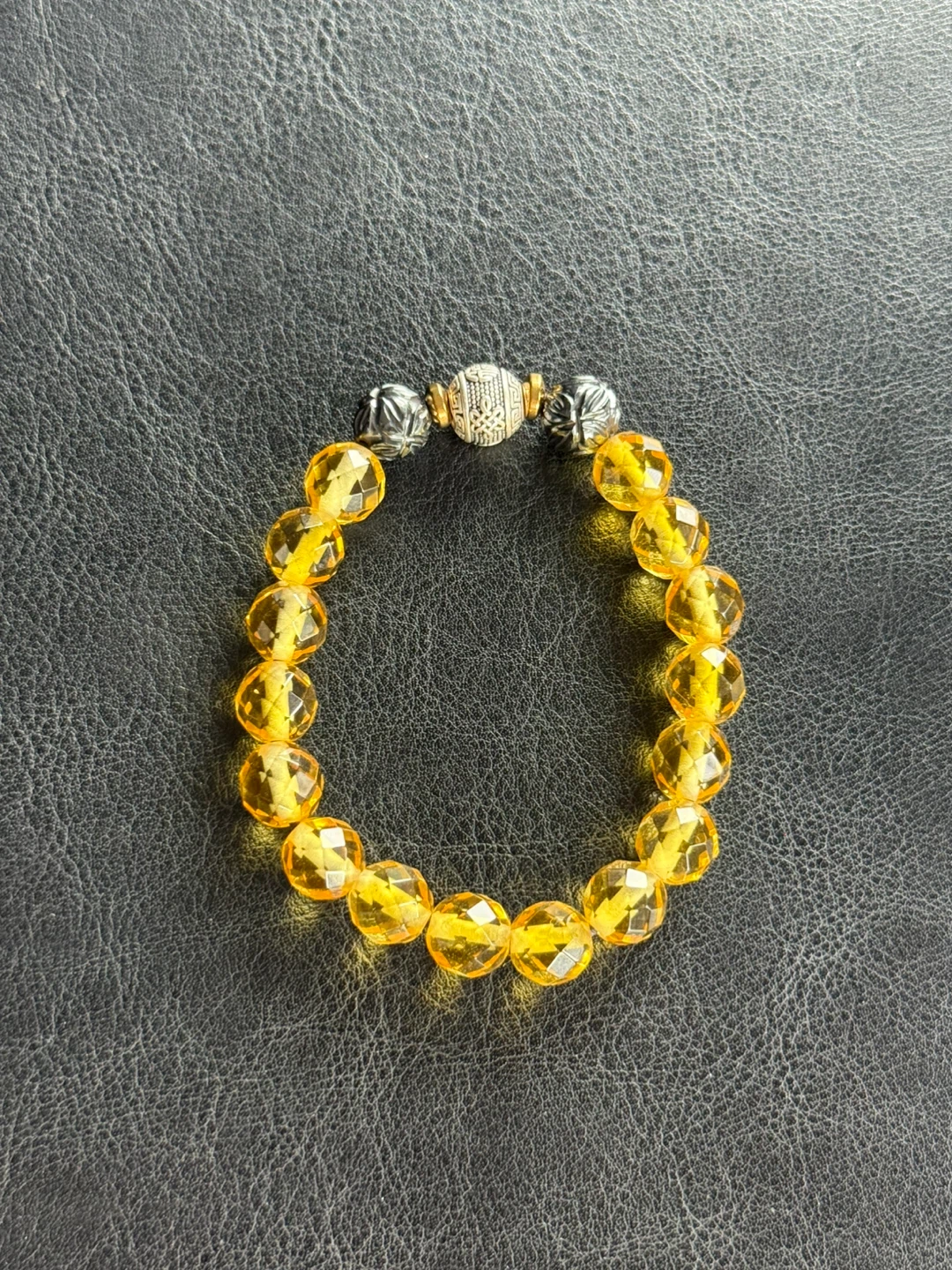 Locally crafted 🇨🇦Beaded Bracelets / customizable (M/W🎈)