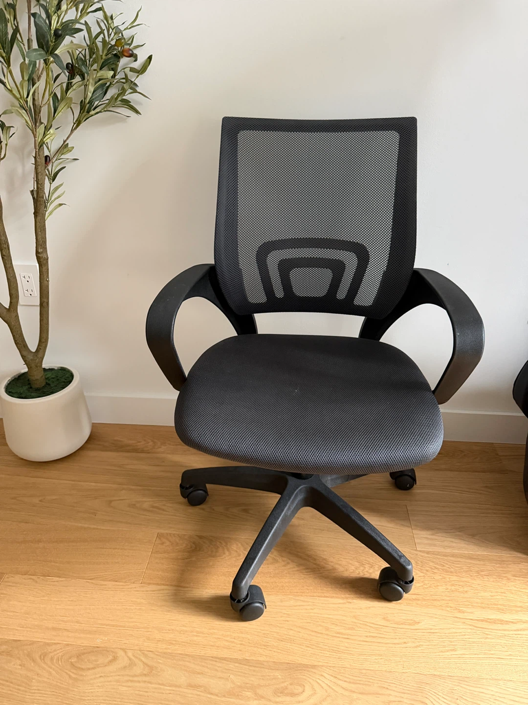 Black Mesh Office Chair
