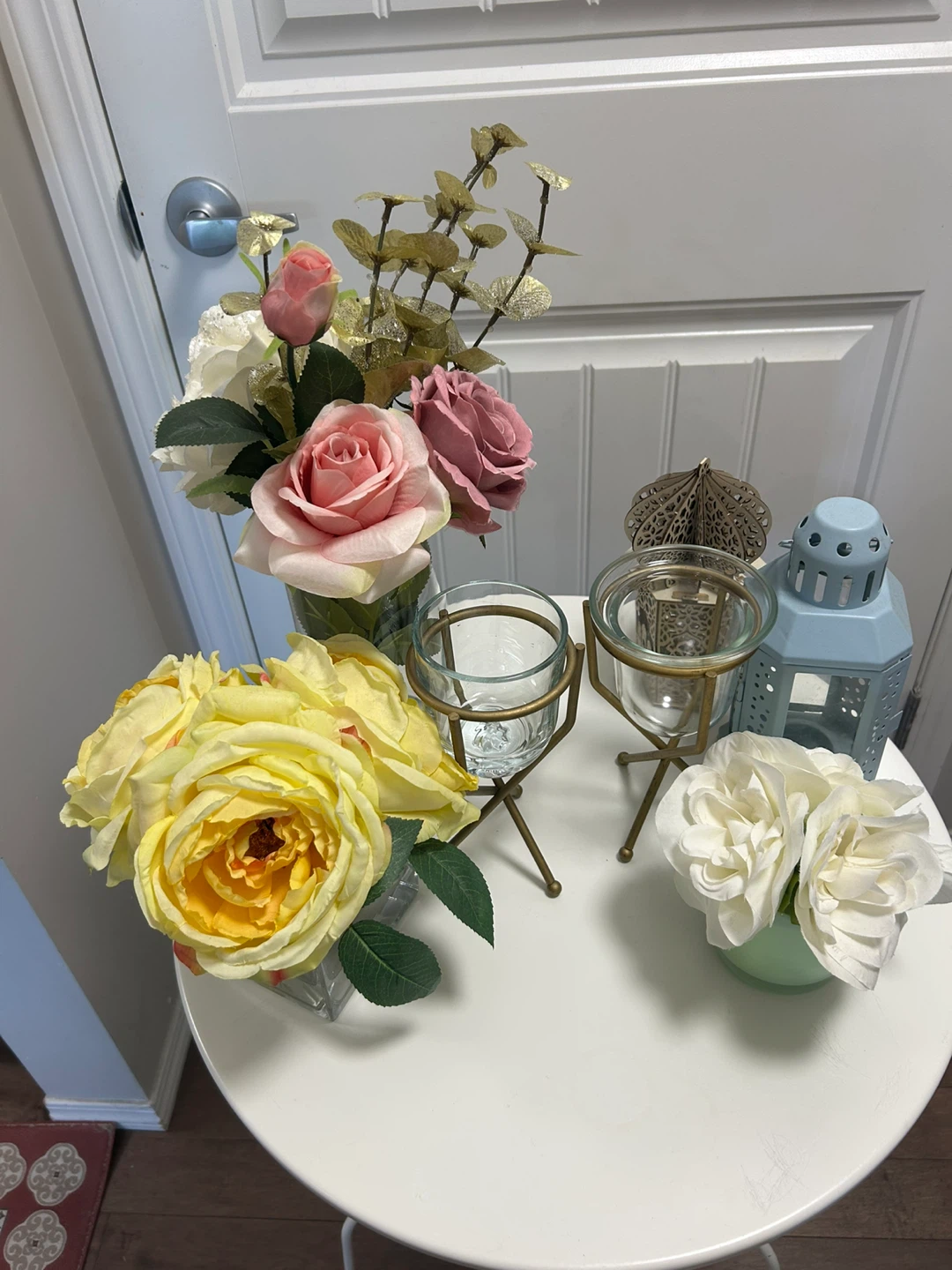 Flowers vases and lanterns for events