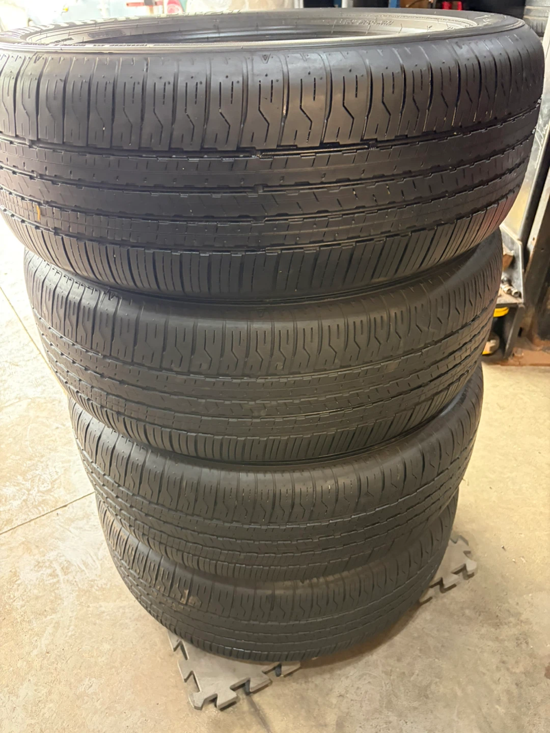 235/60/18 Dunlop set of 4 tires