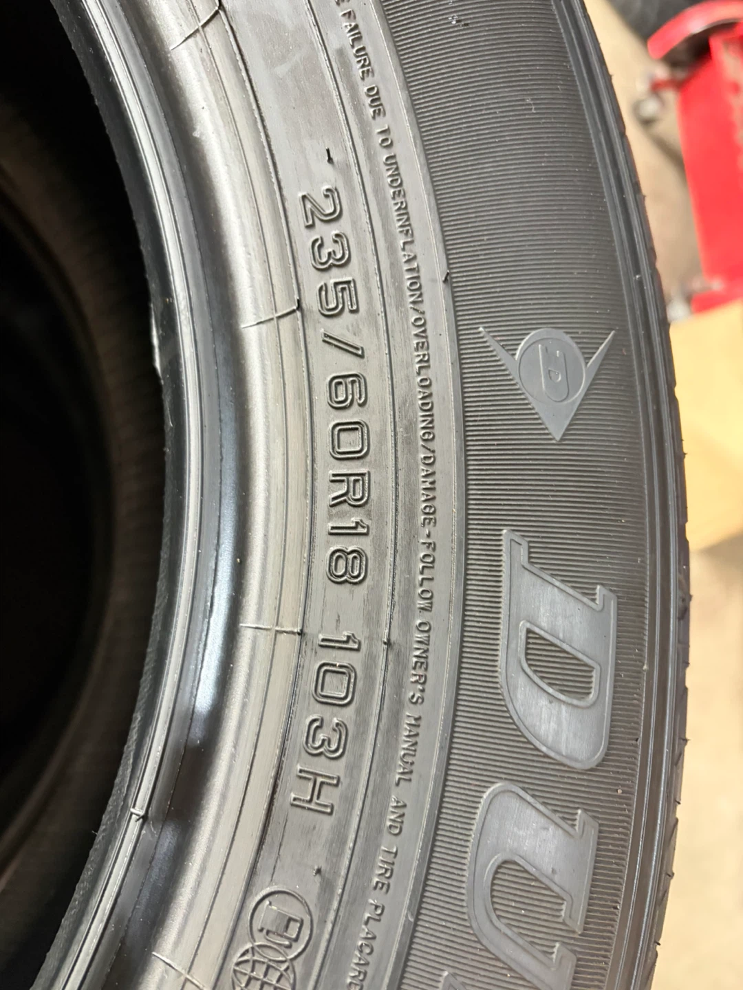 235/60/18 Dunlop set of 4 tires - photo 3