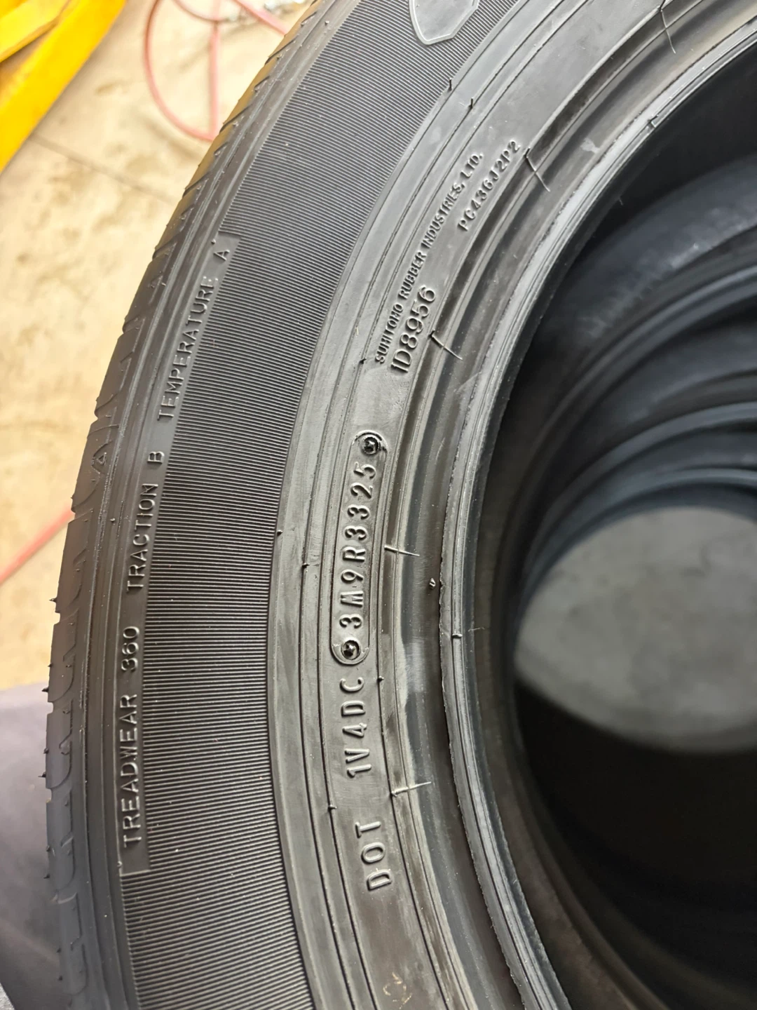 235/60/18 Dunlop set of 4 tires - photo 4
