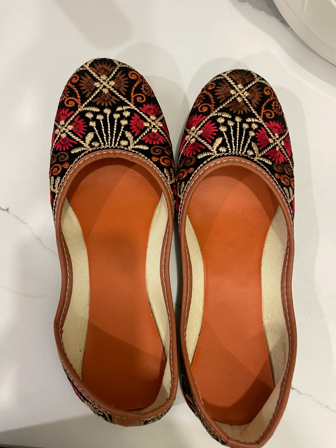 Embroidered Punjabi Jutti - size 9 - photo 2