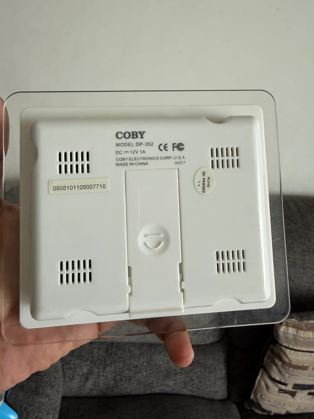 Coby DP-352 Digital Photo Frame - photo 2