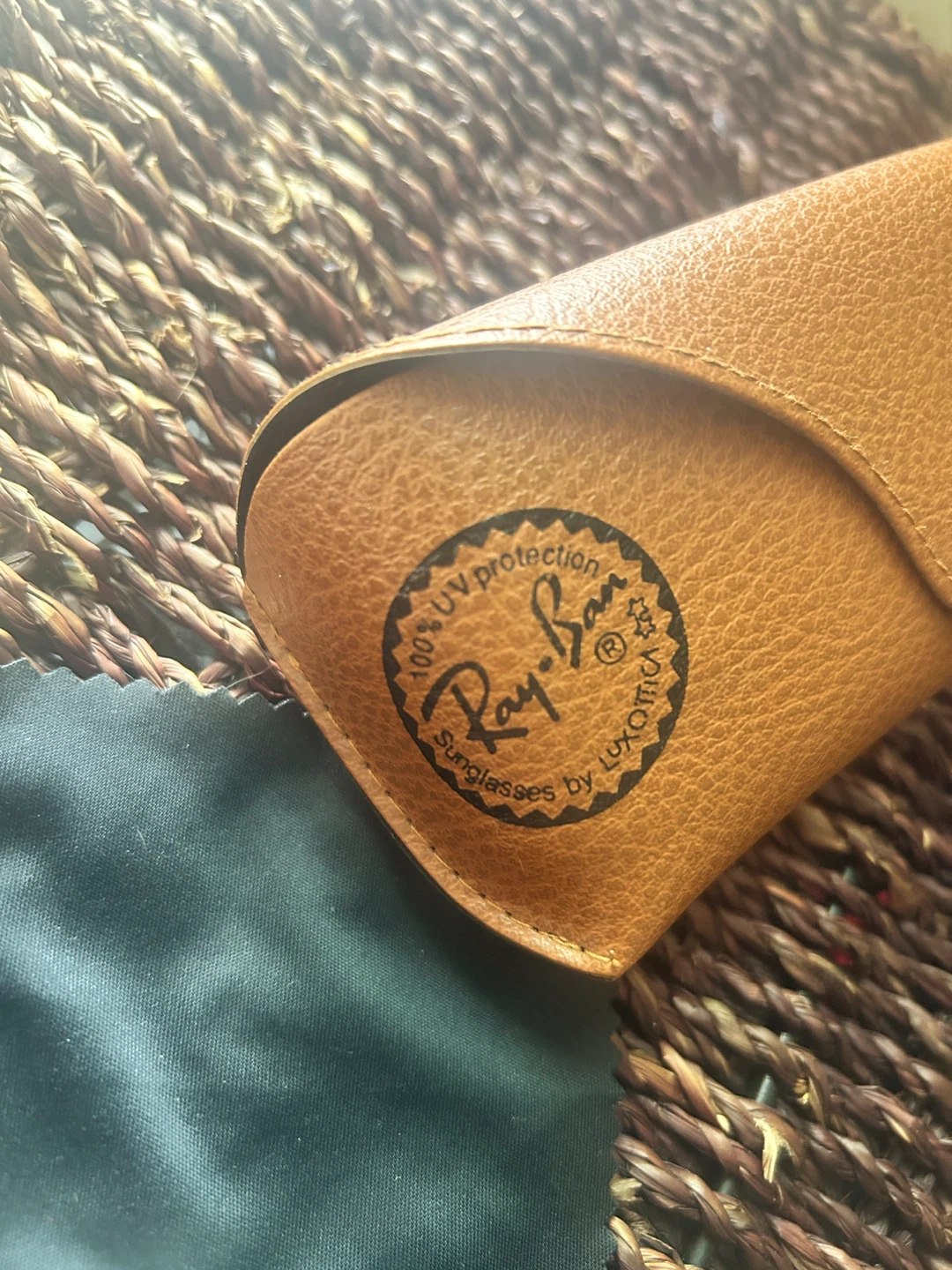 Ray-Ban Sunglasses with Case - photo 3