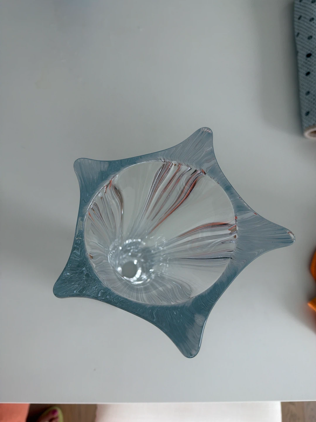 Clear Glass Vase - photo 3