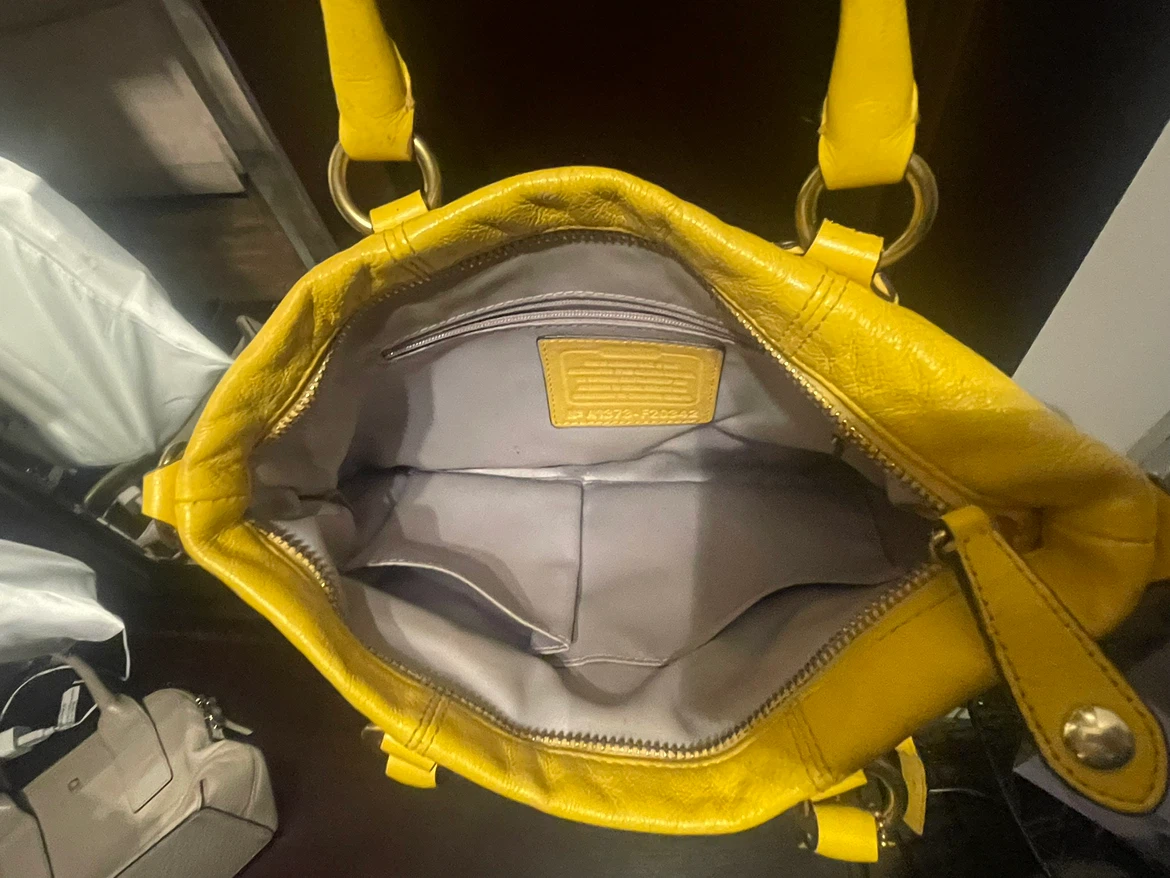 Coach Yellow Leather Purse - photo 4