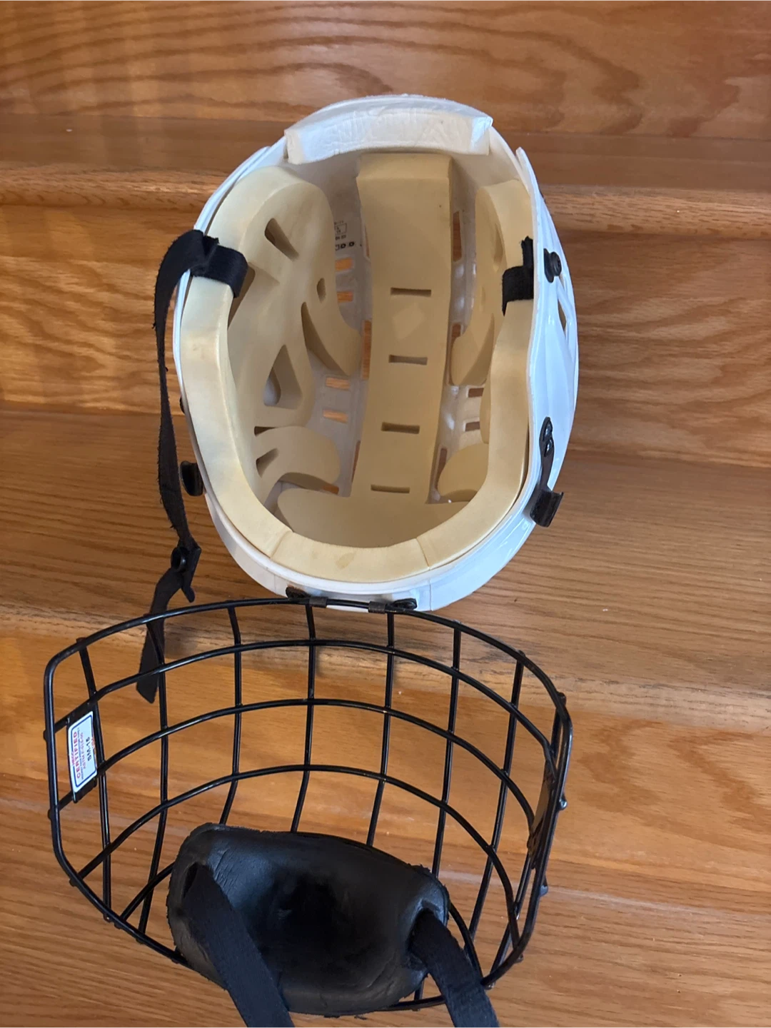 CCM hockey helmet - photo 3