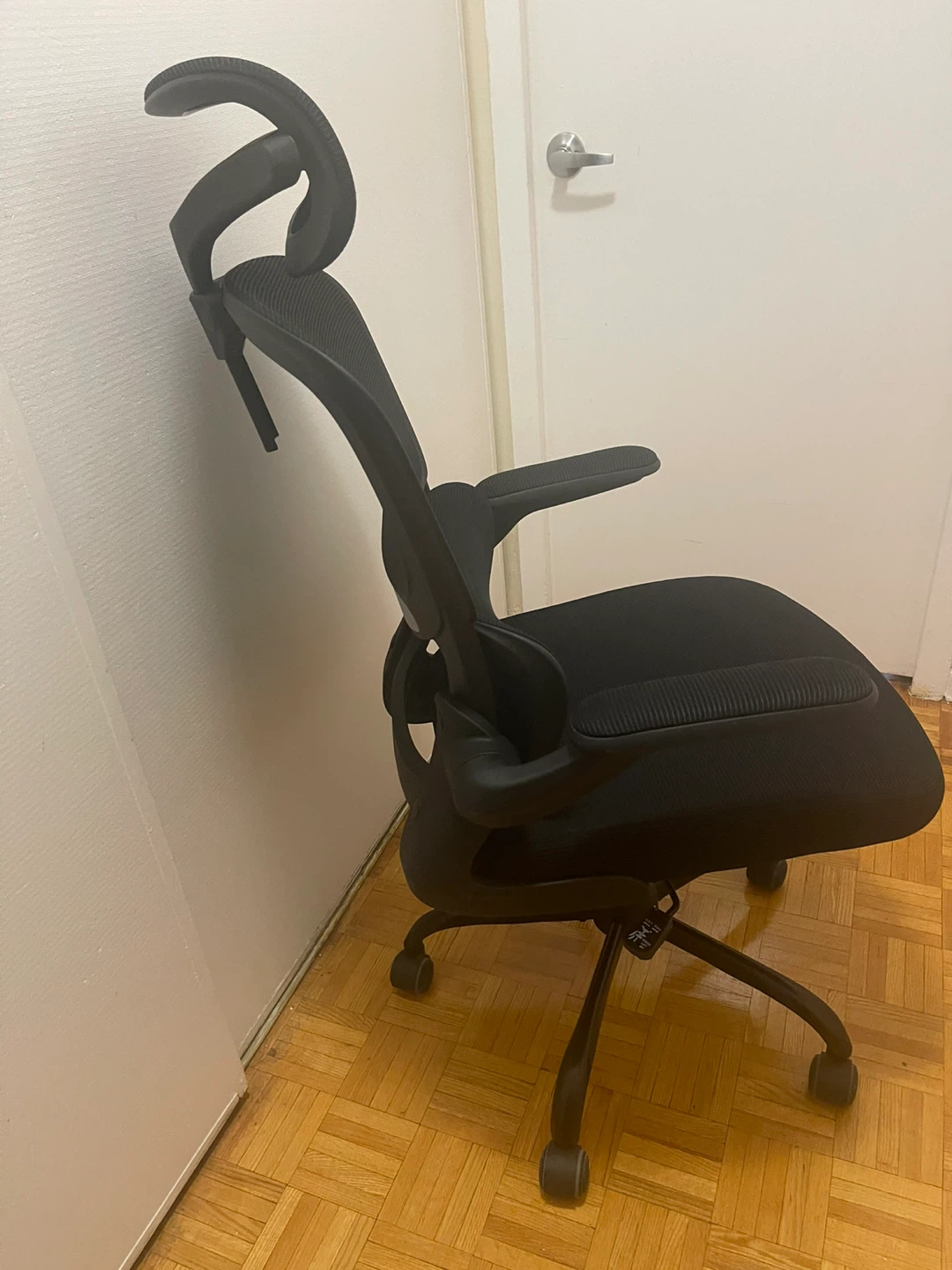 Ergonomic Mesh Office Chair with Headrest - photo 2