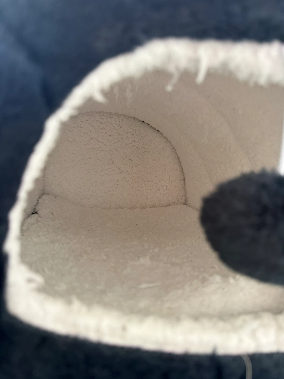Whisker City Navy Fur Cat/Small Dogs Hide Hut Bed 16Lx12W - photo 3