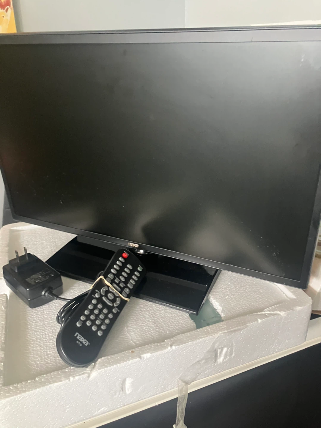RCA 32" LED HD TV/DVD Combo RL... - photo 2