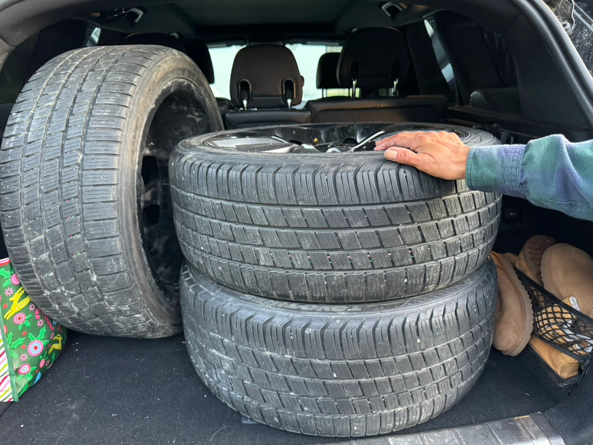 3 Tires with the rims - photo 4