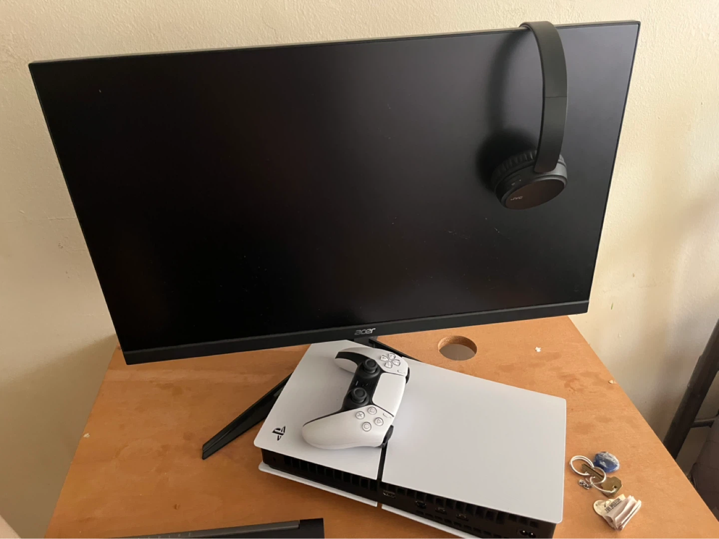 Ps5 and monitor and headphones Negotiable - photo 2